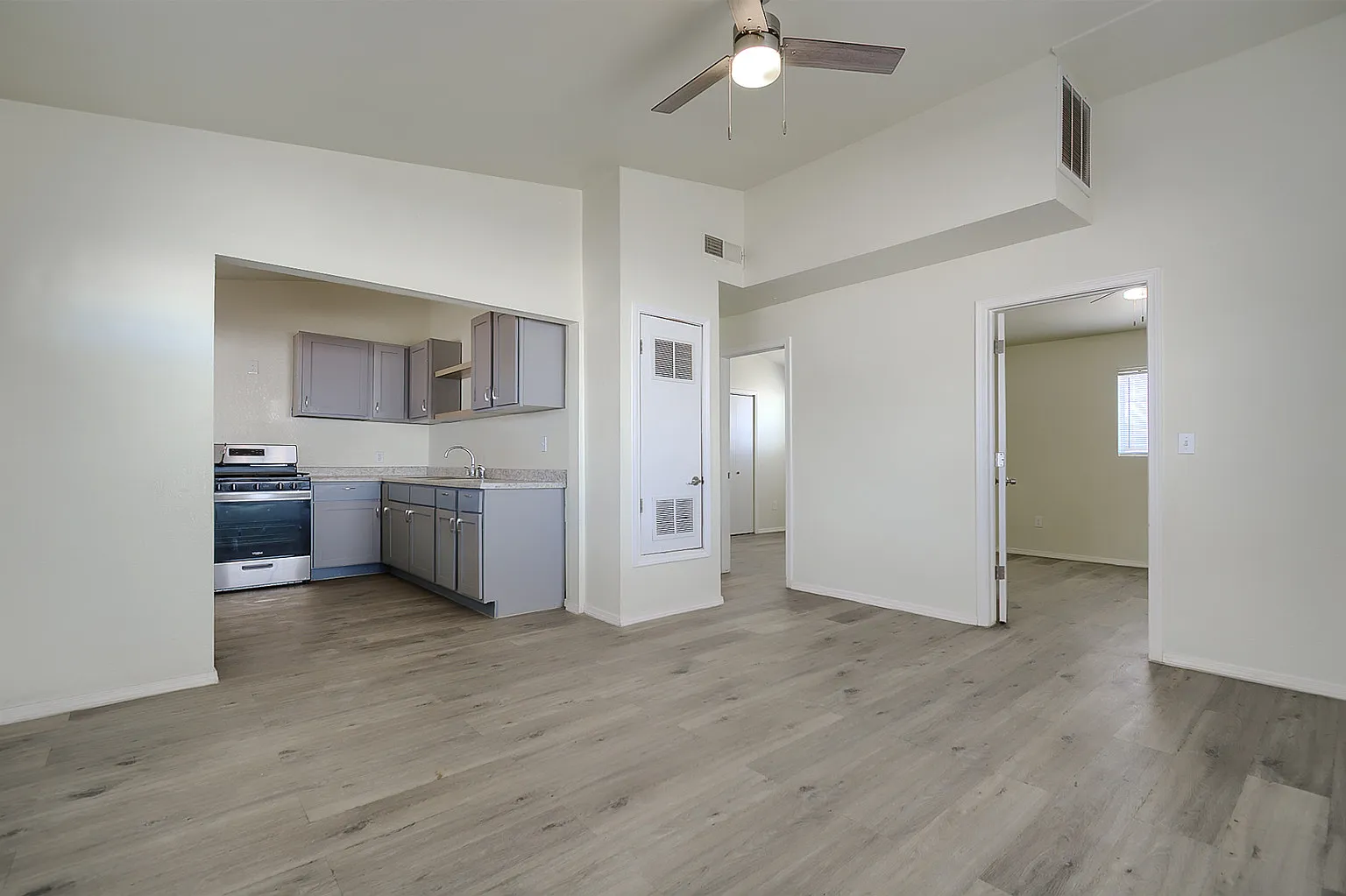 2 bed, 850 sqft, $1,100 — Photo 4