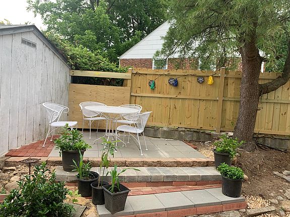 nice space for a breakfast morning or any celebrations.