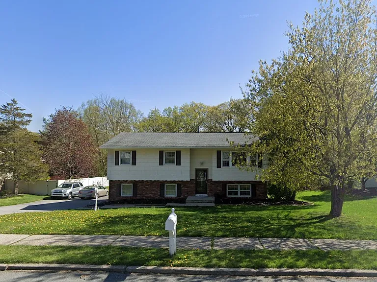 65 Peter Bush Dr — Photo 1