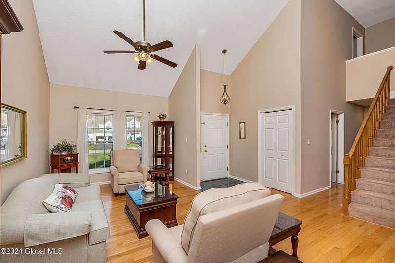 3rd image of 49 Ridgefield Drive