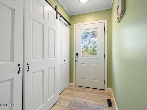 3rd image of 1515 Charles Dr