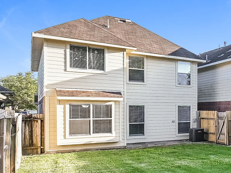 13003 Garlenda Ln — Photo 17
