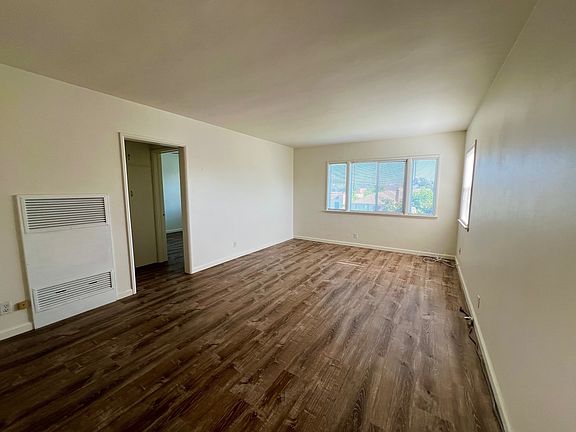 3rd image of 1315 E Broadway #1/2