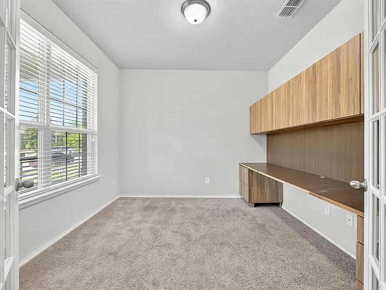 1425 Bull St — Photo 19