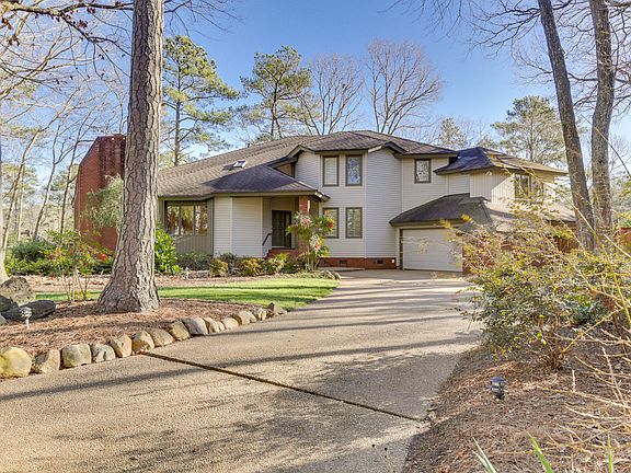 2nd image of 828 Coverdale Ln