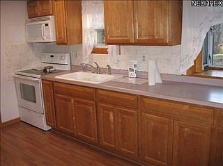 3rd image of 1089 Orchard Grove Dr