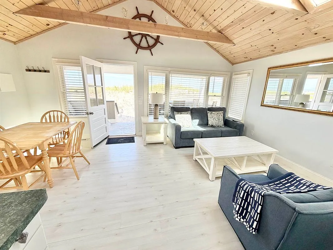 2 bed, 1.0 bath, 604 sqft, $2,500 — Photo 3