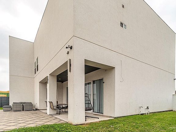 4th image of 2717 E Giorgio Dr