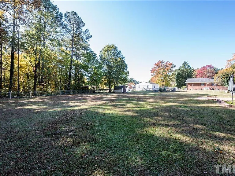 4606 Willa Way — Photo 32