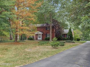 700 Hickory Ln, Anchorage, KY 40223