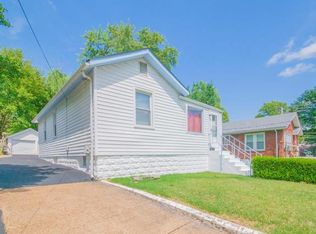 8307 Flora Ave, Saint Louis, MO 63114