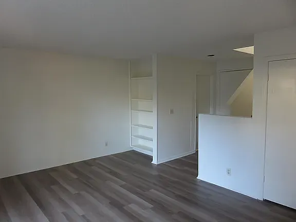 3 bed, 2.5 bath, 1400 sqft, $4,650 — Photo 2