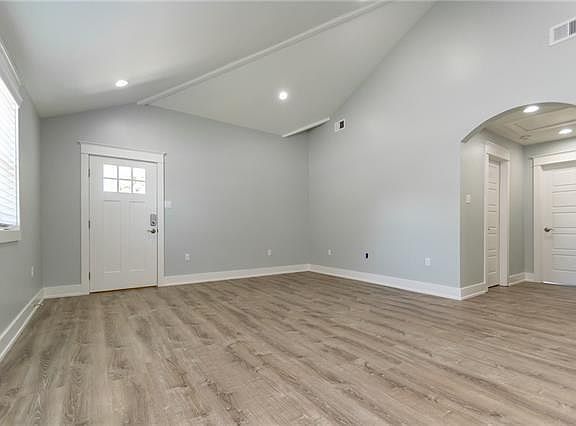 5th image of 601 Betz Ave