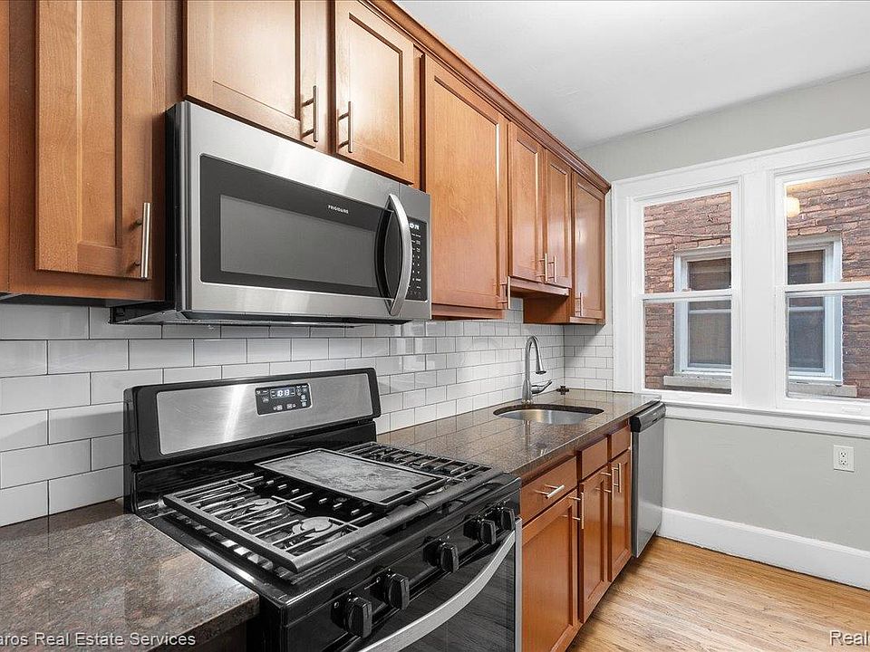 910 Beaconsfield Ave, photo 7