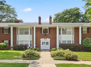 2888 Pease Dr APT 211, Rocky River, OH 44116