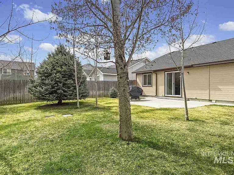 916 N Wolfsburg Ave — Photo 17