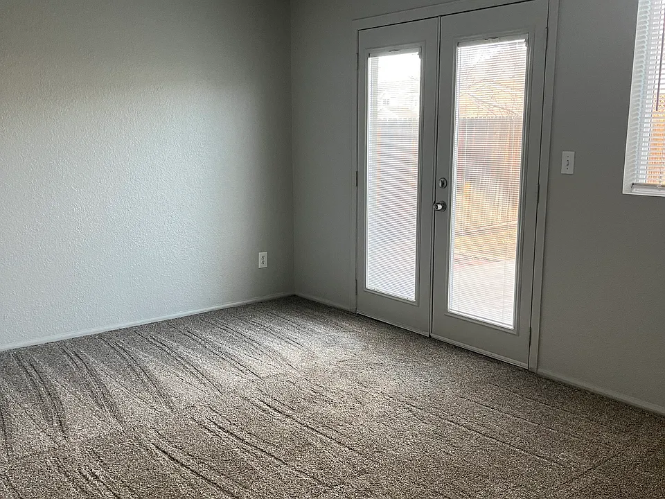 4862 Altura St