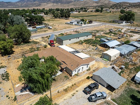 4th image of 445 S Main St