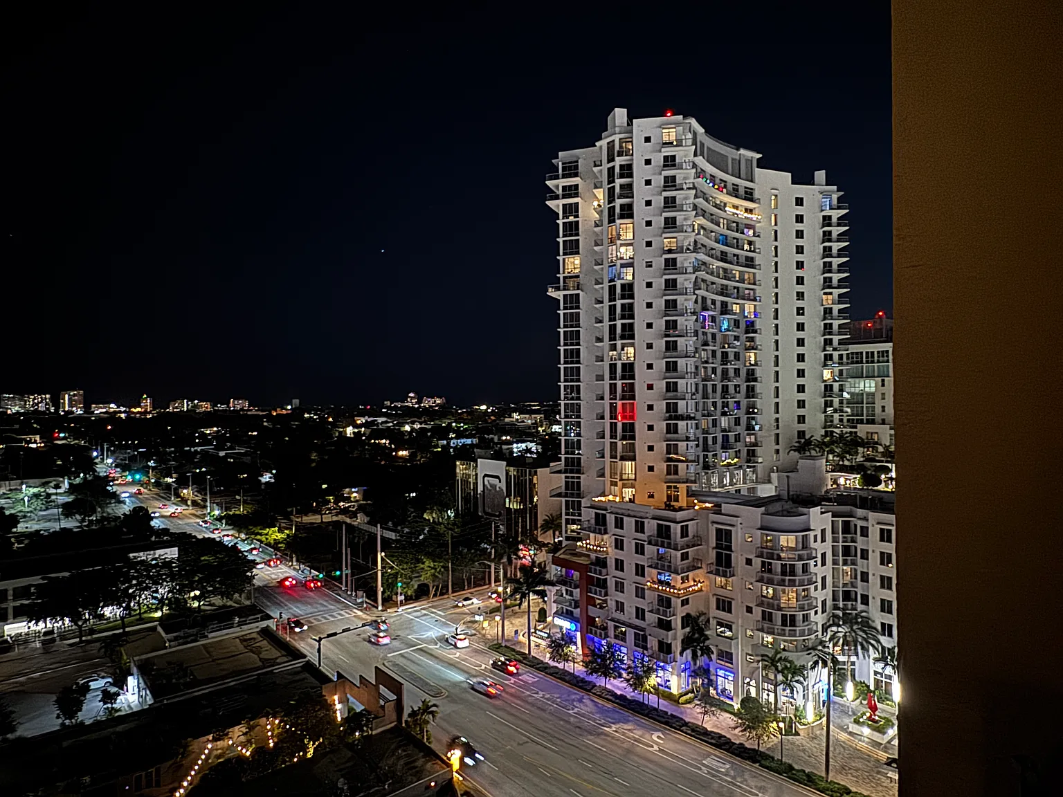 2 bed, 1250 sqft, $4,575 — Photo 4