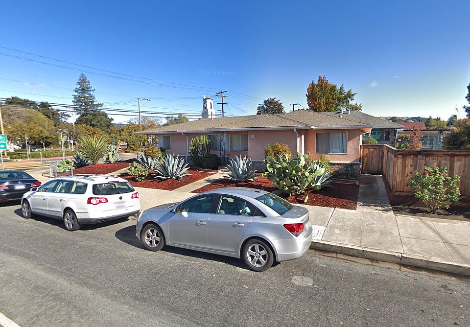 2nd image of 620 Maple Ct