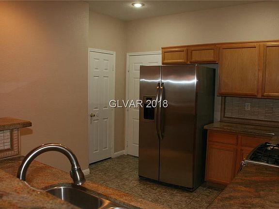 5th image of 9887 Mackovski Ct