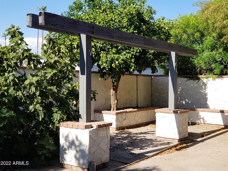 2nd image of 5820 N Scottsdale Rd