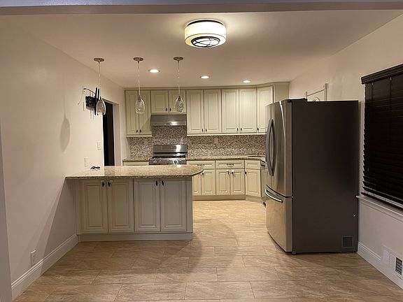 2nd image of 3220 166th St