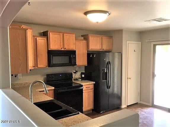 4th image of 36997 W Amalfi Ave