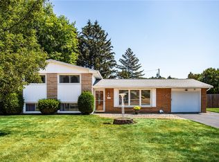 37 Athena Dr, Rochester, NY 14626