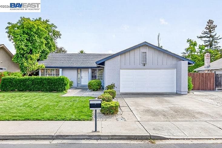 1st image of 5549 Bridgeport Cir