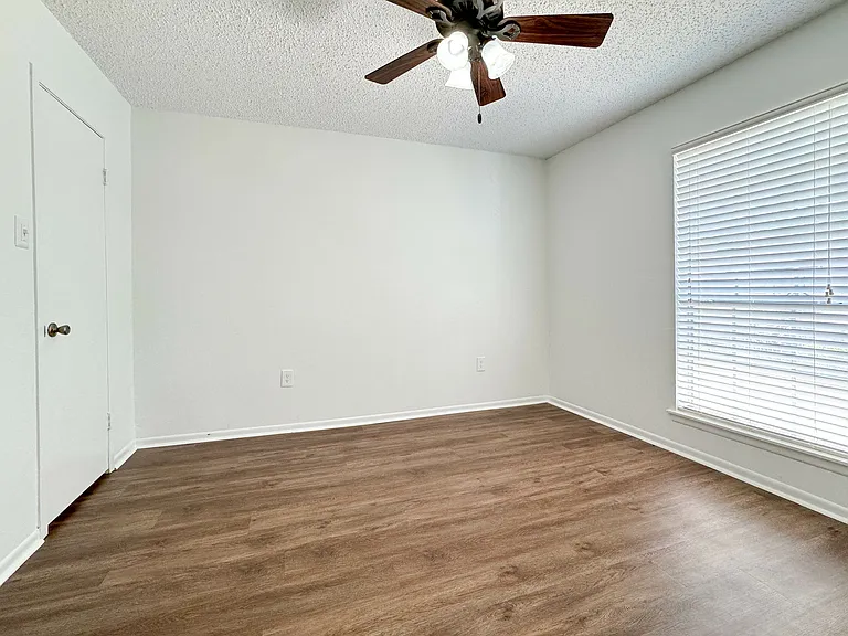 7324 Menlo Dr — Photo 31