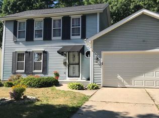 2820 Woodview Dr, Lansing, MI