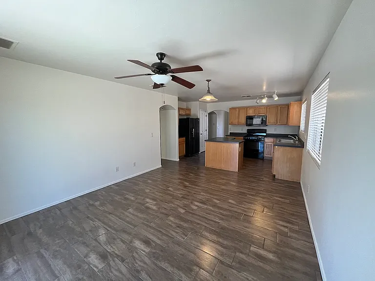 675 W Firehawk Dr — Photo 4