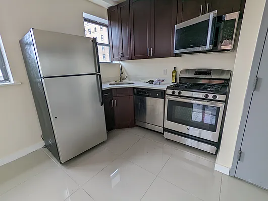 Rented by Highline Residential | media 2