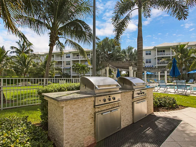 515 Bay Colony Dr N — Photo 62