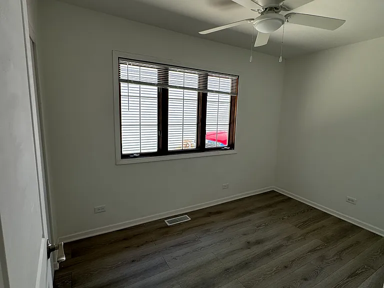 115 N Greenfield Ave — Photo 21