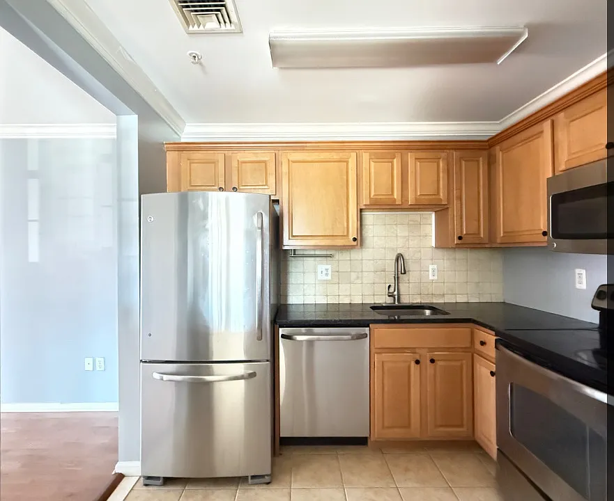 19 Isaacs St #228