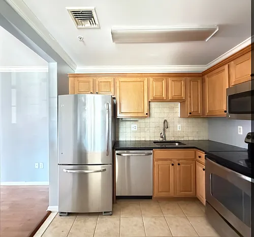 19 Isaacs St #228 Photo 1
