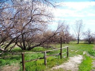 386 Paradise Valley Rd, Riverton, WY 82501