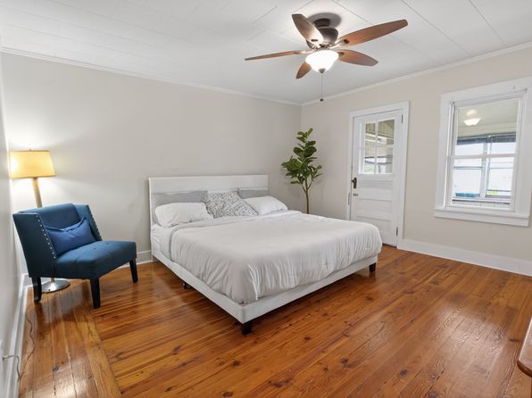 67 5th St APT 3, Newington, CT