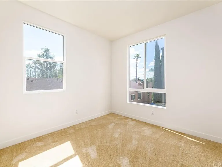 479 Marc Pl — Photo 18