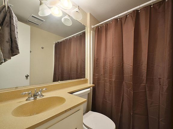 5th image of 3609 Las Colinas Dr APT A