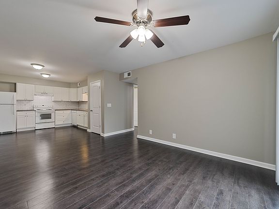 2nd image of 311 Hawkins Rd APT C8