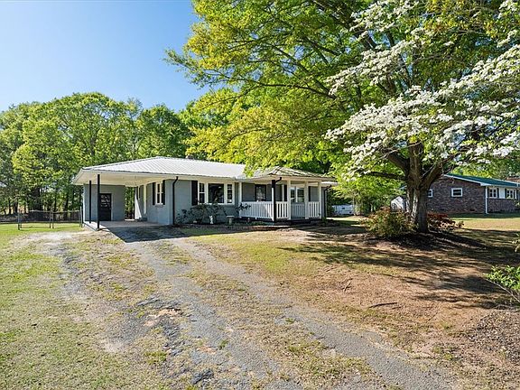 2nd image of 106 Torrington Rd