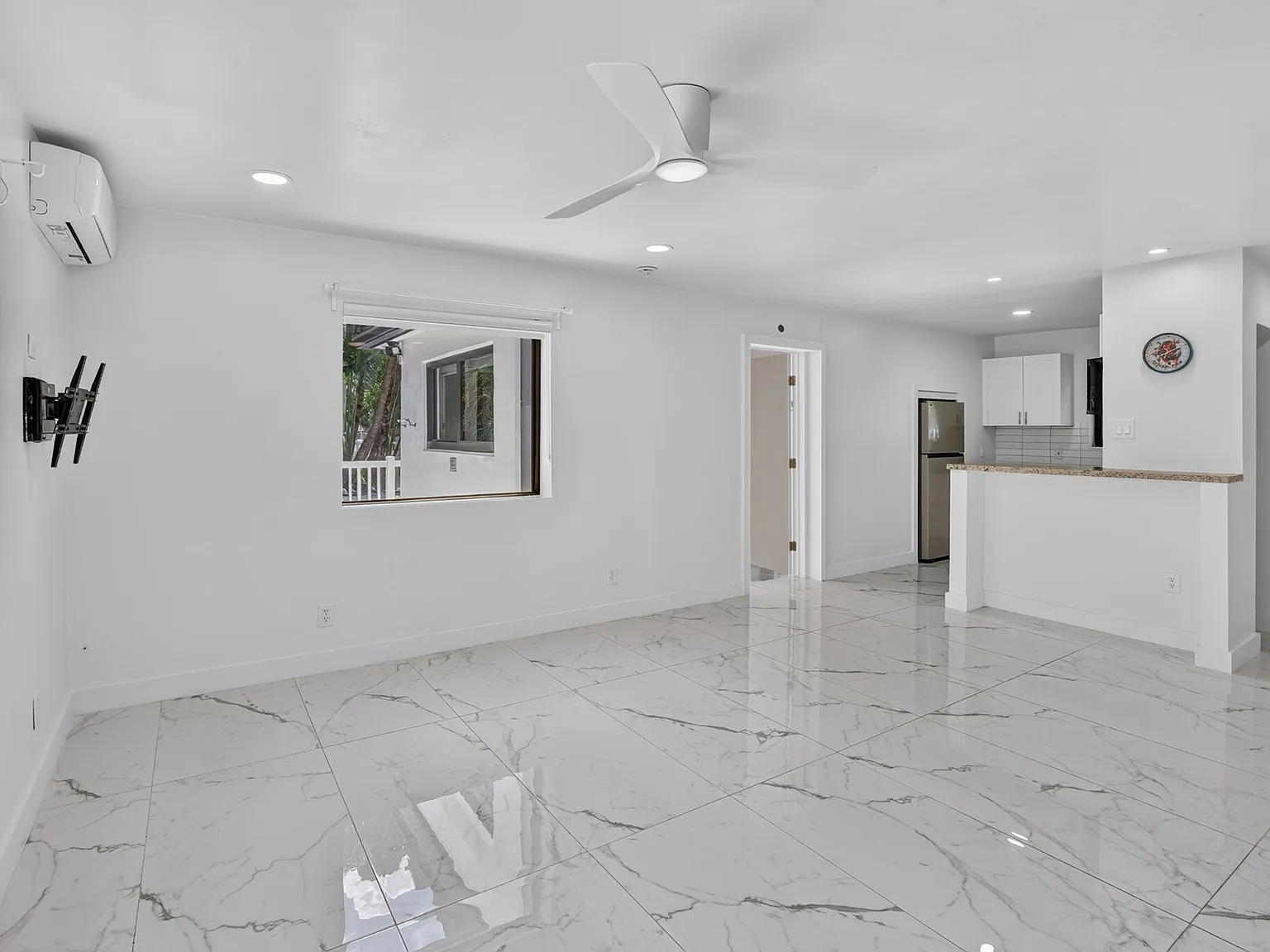 2 bed, 2.0 bath, 1325 sqft, $2,800 — Photo 3