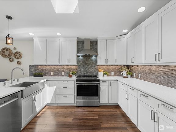 4th image of 12032 38th Avenue NE