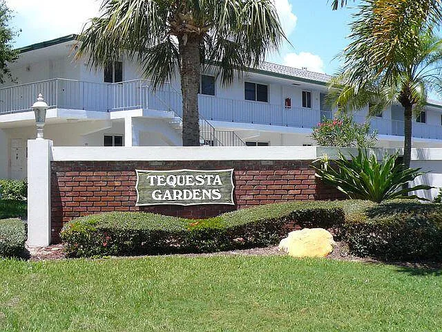 Building Photo - 11 Westwood Ave #103A