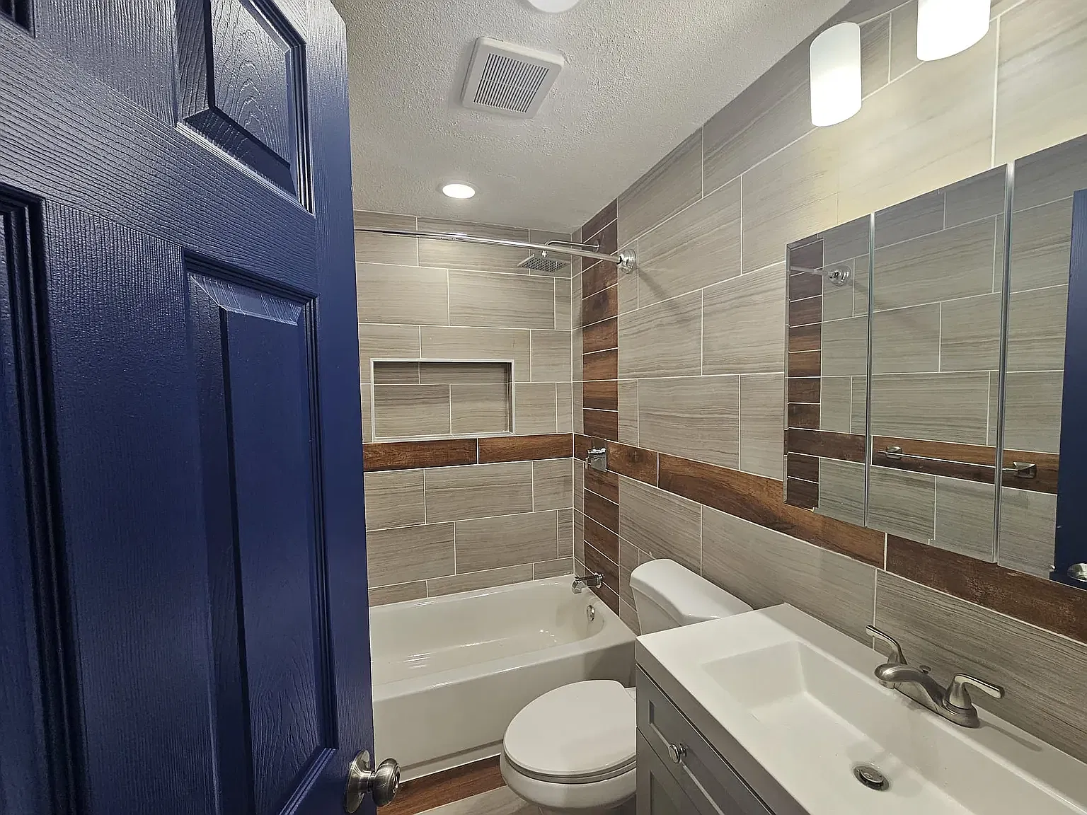 1 bed, 950 sqft, $1,600 — Photo 3
