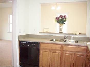4th image of 206 Gilbert St