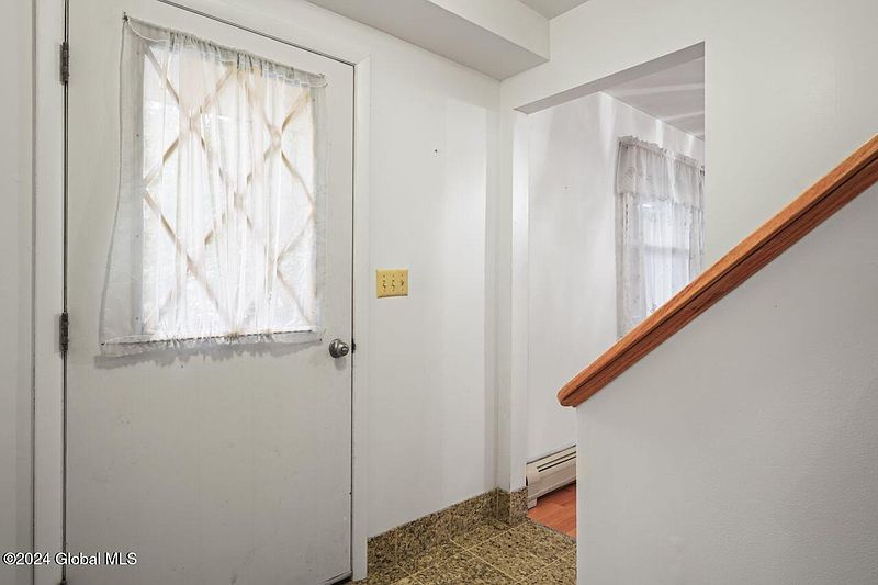 2nd image of 3 Bay Hill Court